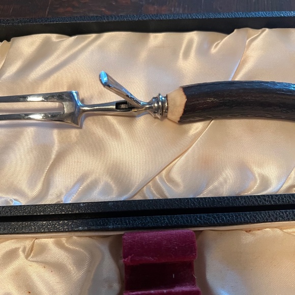 Sanderson Knife, Fork, Honing Rod, & Case Cutlery Set--Antler, Stainless & SS - Picture 8 of 12